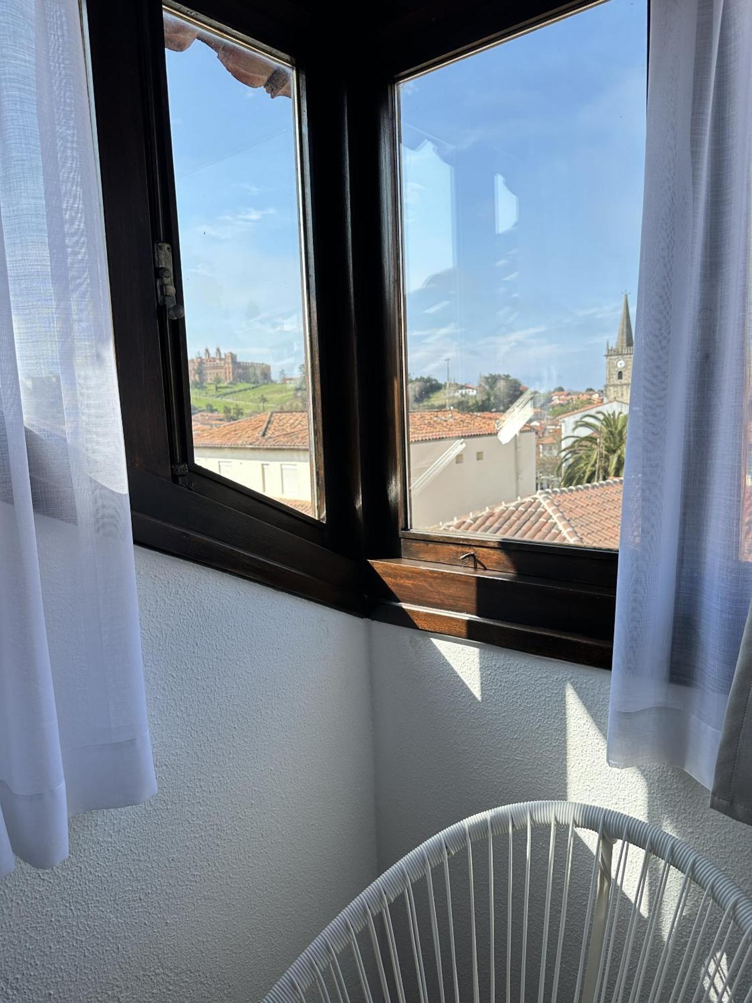 Apartamentos Val De Комільяс Екстер'єр фото